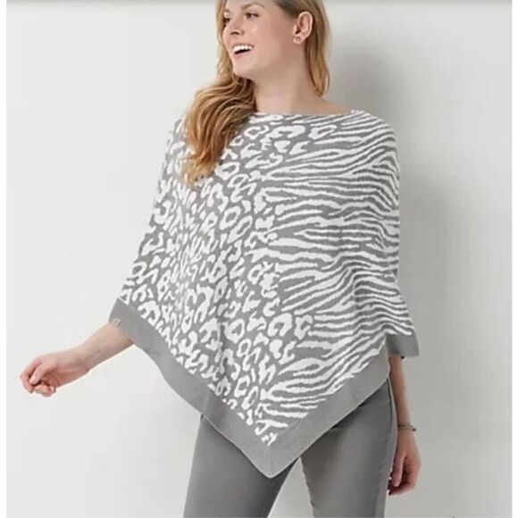 Barefoot Dreams NWOT Cozy Chic Ultra Lite Ocean Dreams Animal Print Poncho One S - Picture 2 of 11